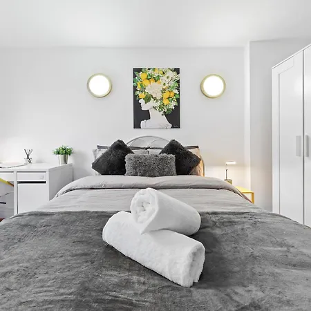 Bright Canning Town Fbs Long Term Retreat